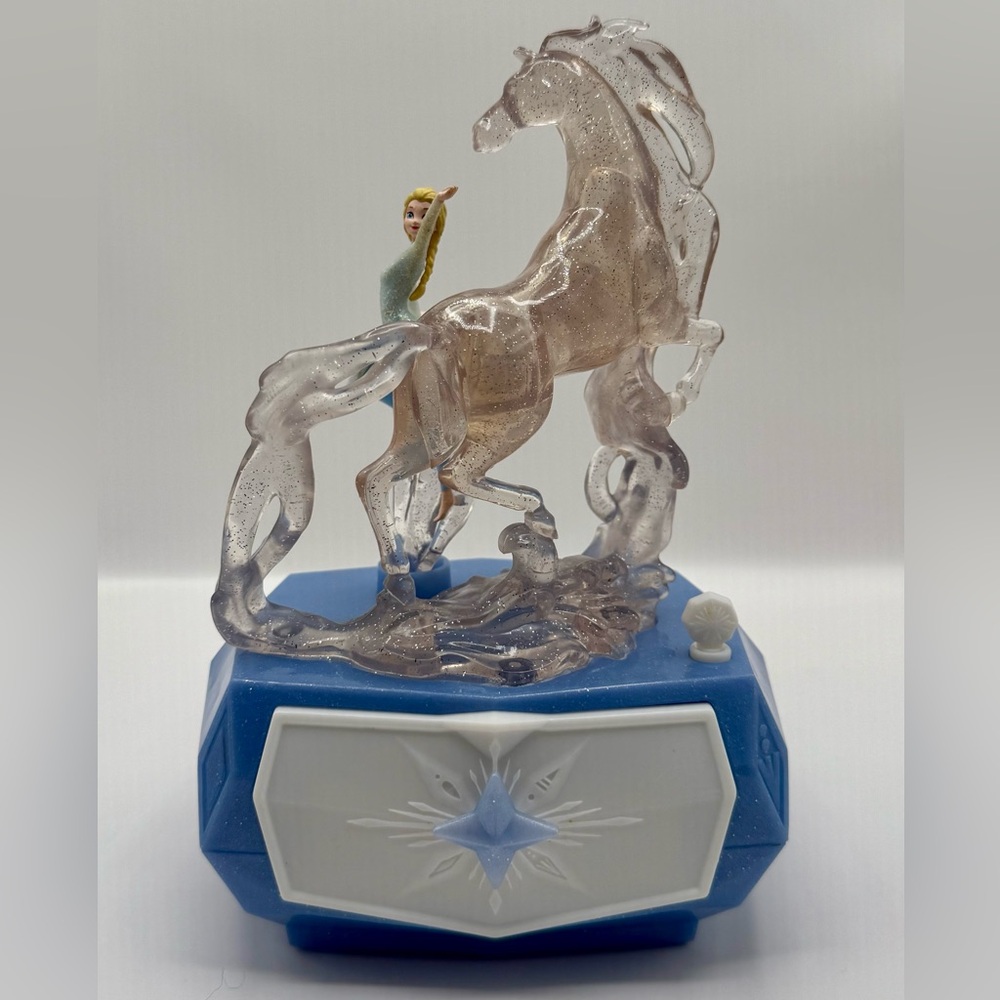 Frozen 2 Elsa Water Nokk Musical Lighted Jewelry Box Plays “Into The Unknown”